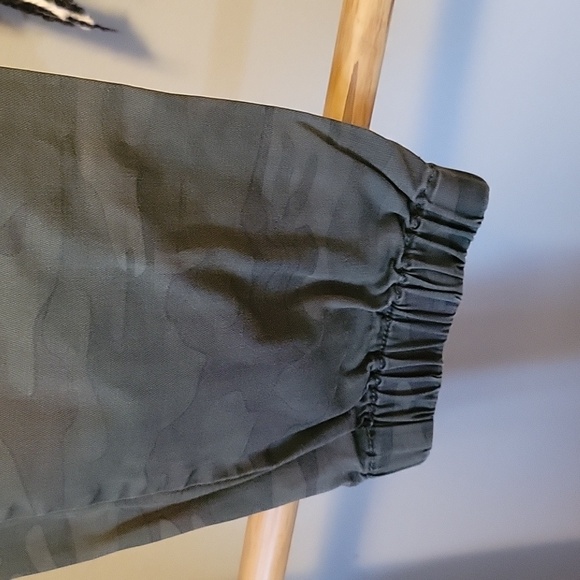 Sanctuary Camo Cargo Jogger Pants - Picture 5 of 11